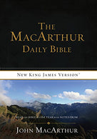 NKJV. The MacArthur Daily Bible. Paperback: Read Through the Bible in One Year. with Notes from John MacArthur